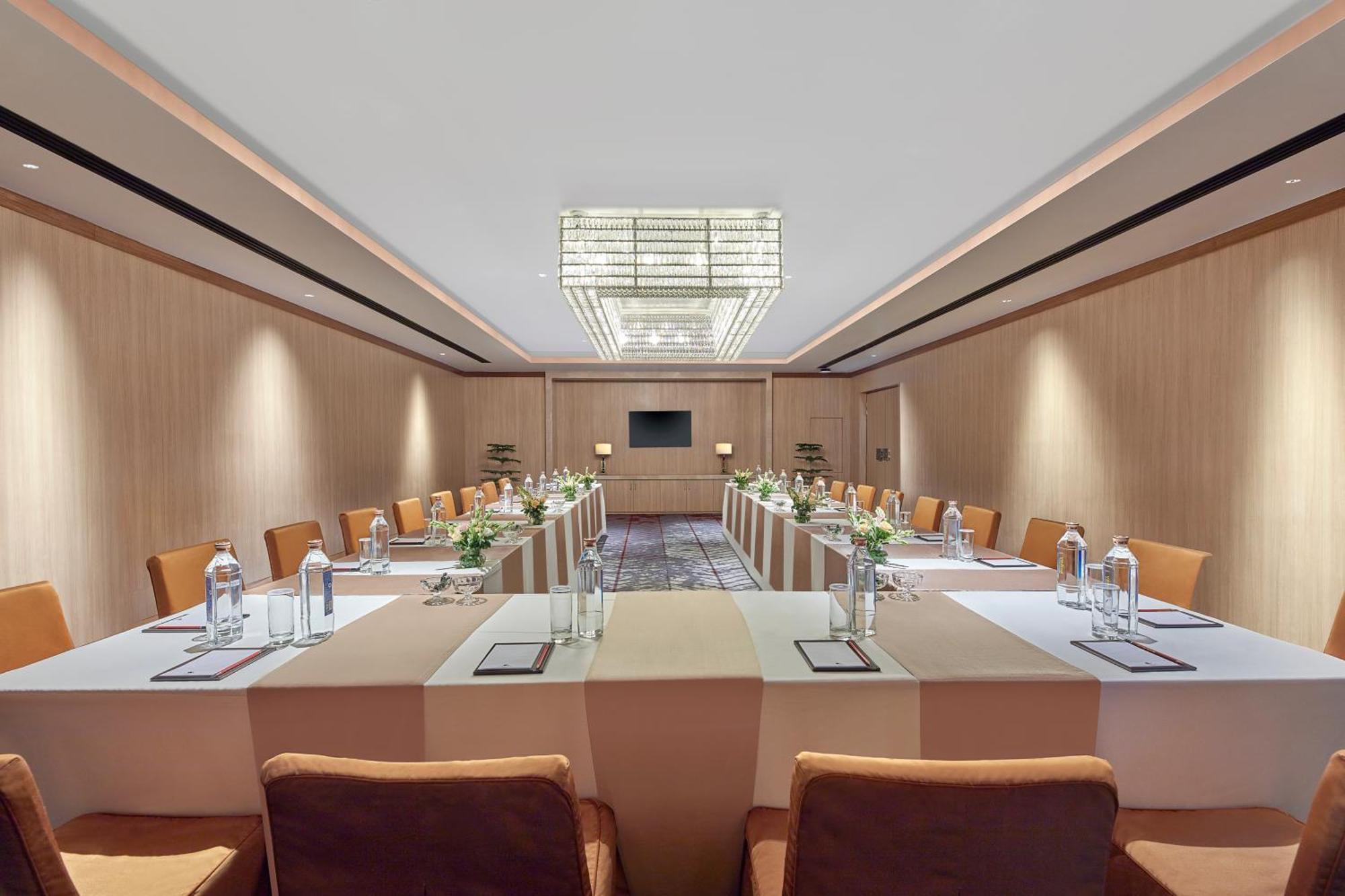 Doubletree By Hilton Varanasi Dış mekan fotoğraf